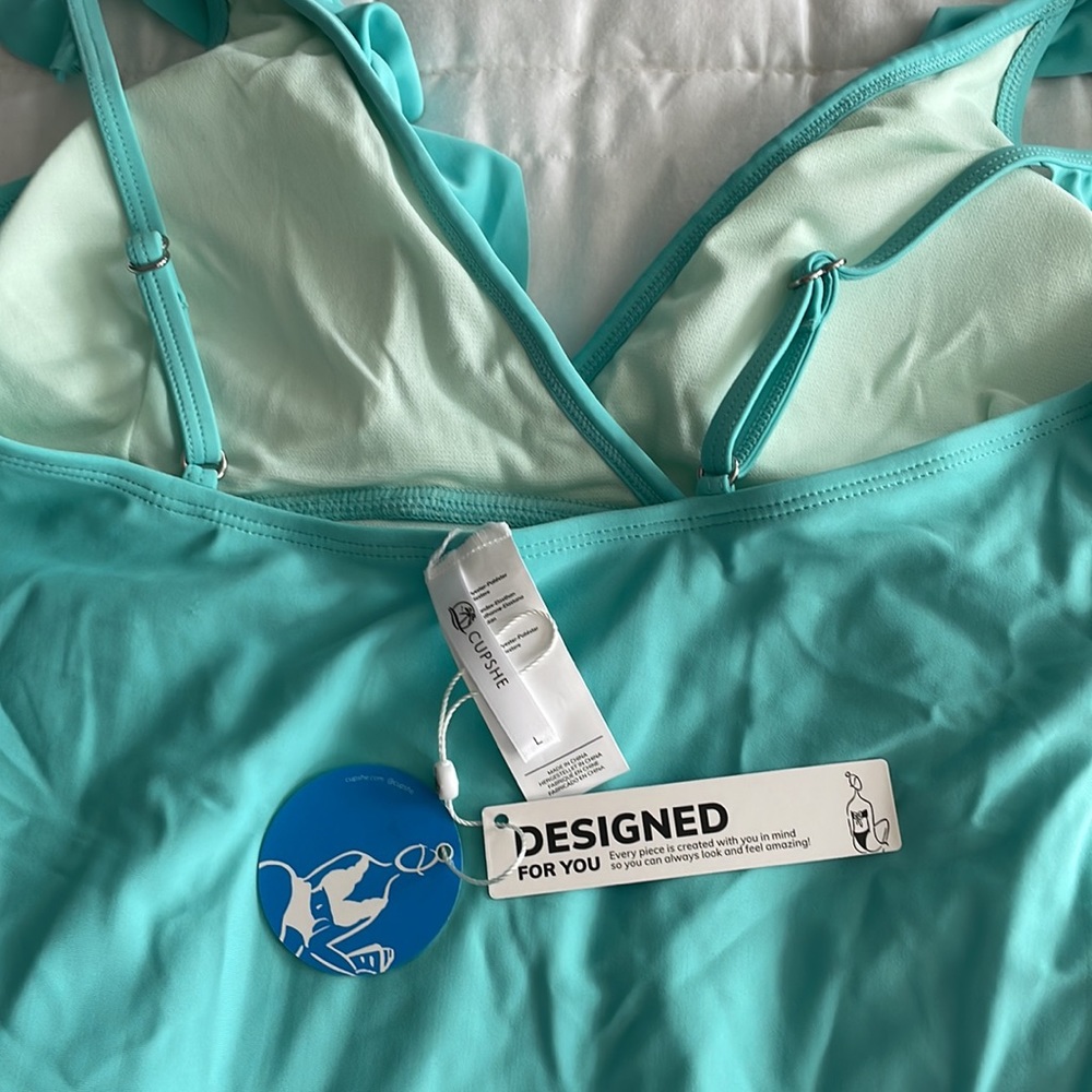 NWT: L Cupshe ruffle bathing suit - Picture 4 of 7